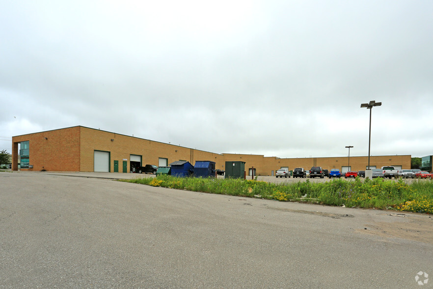 680 Bayview Dr, Barrie, ON for lease - Building Photo - Image 3 of 4