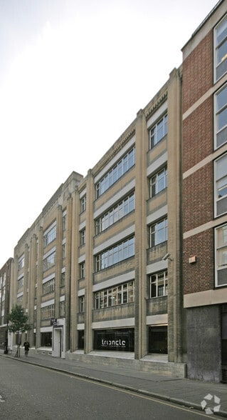 81 Charlotte St, Londres à louer - Photo du bâtiment - Image 3 de 12