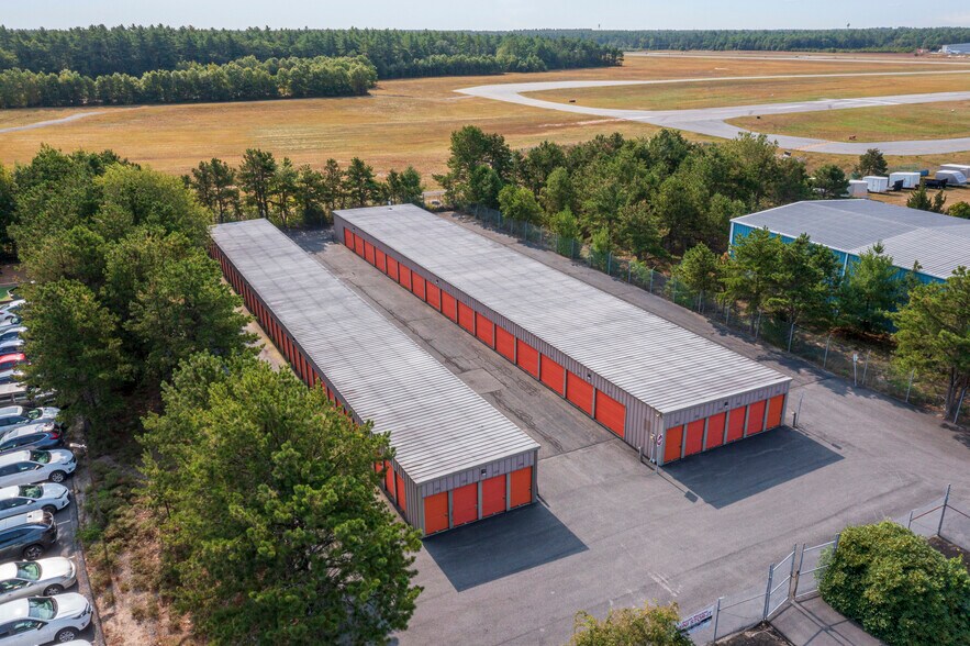 204R S Meadow Rd, Plymouth, MA à vendre - Photo du bâtiment - Image 1 de 6