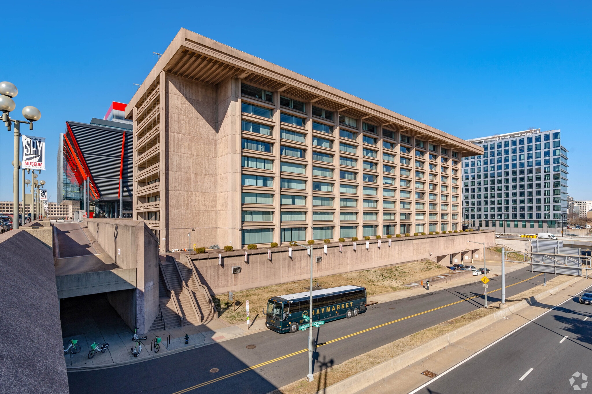 950 L'Enfant Plz SW, Washington, DC for lease Primary Photo- Image 1 of 7