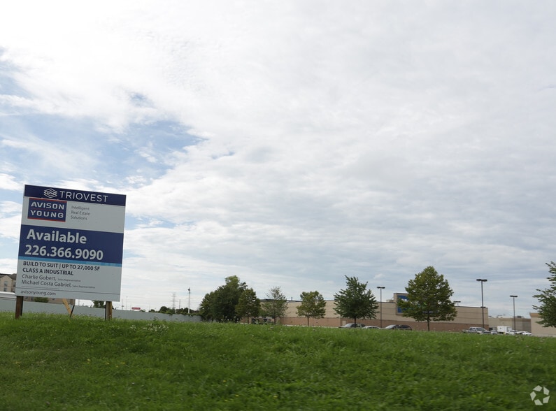 1061 Hargrieve Rd, London, ON for sale - Primary Photo - Image 1 of 1