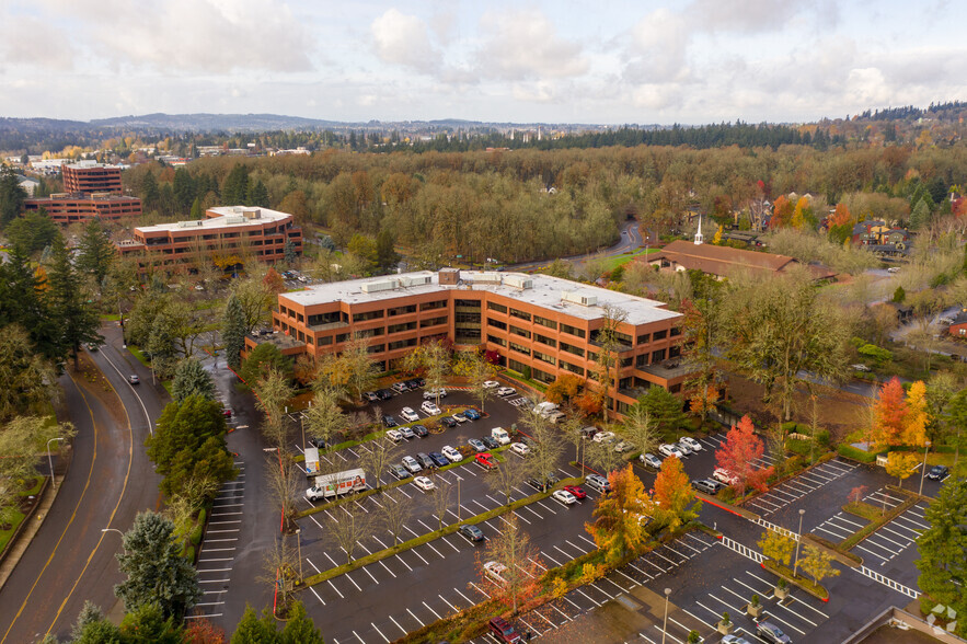 5285 Meadows Rd, Lake Oswego, OR for lease - Aerial - Image 2 of 2