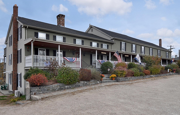 1136 Main St, Richmond, RI à vendre - Photo du bâtiment - Image 1 de 1