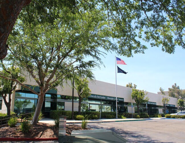 Plus de détails pour 40935 County Center Dr, Temecula, CA - Bureau, Local d'activités à louer