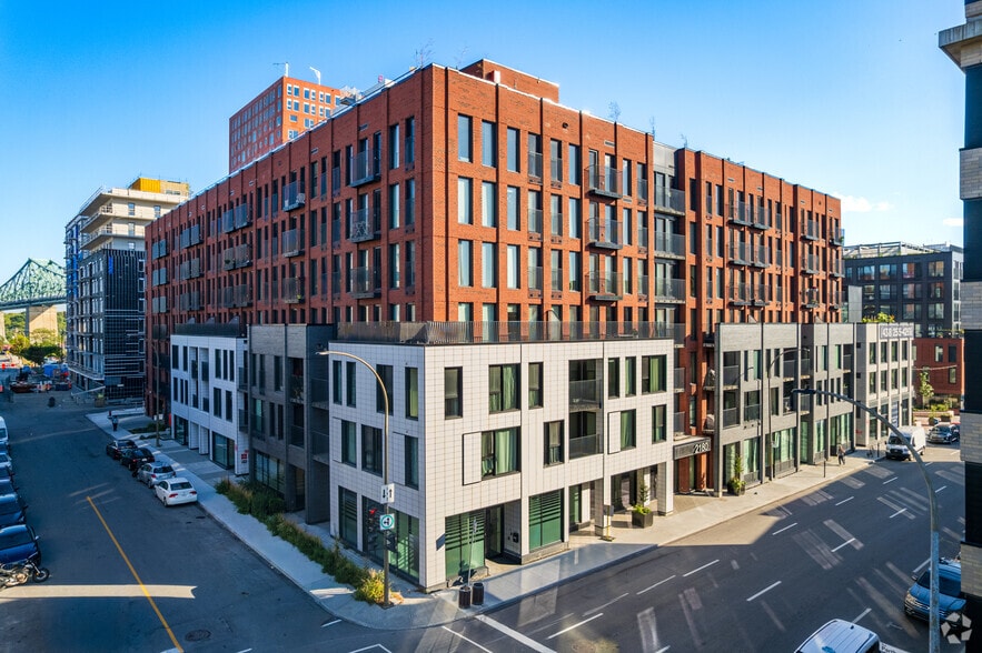 2150 Rue Sainte-Catherine E, Montréal, QC à louer - Photo du bâtiment - Image 1 de 30