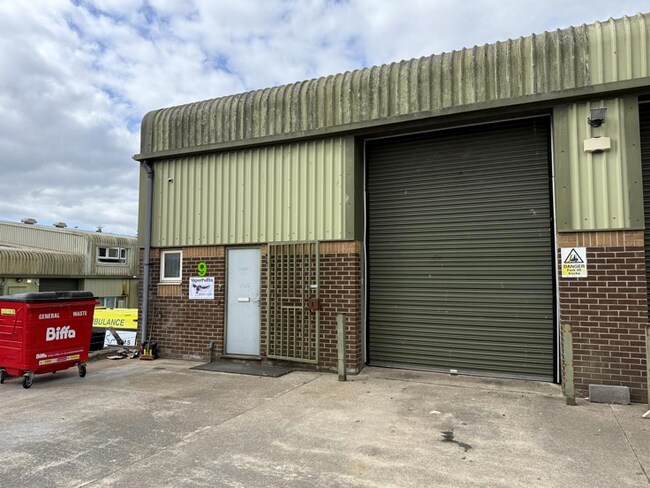 Plus de détails pour Cavalier Rd, Newton Abbot - Industriel à louer