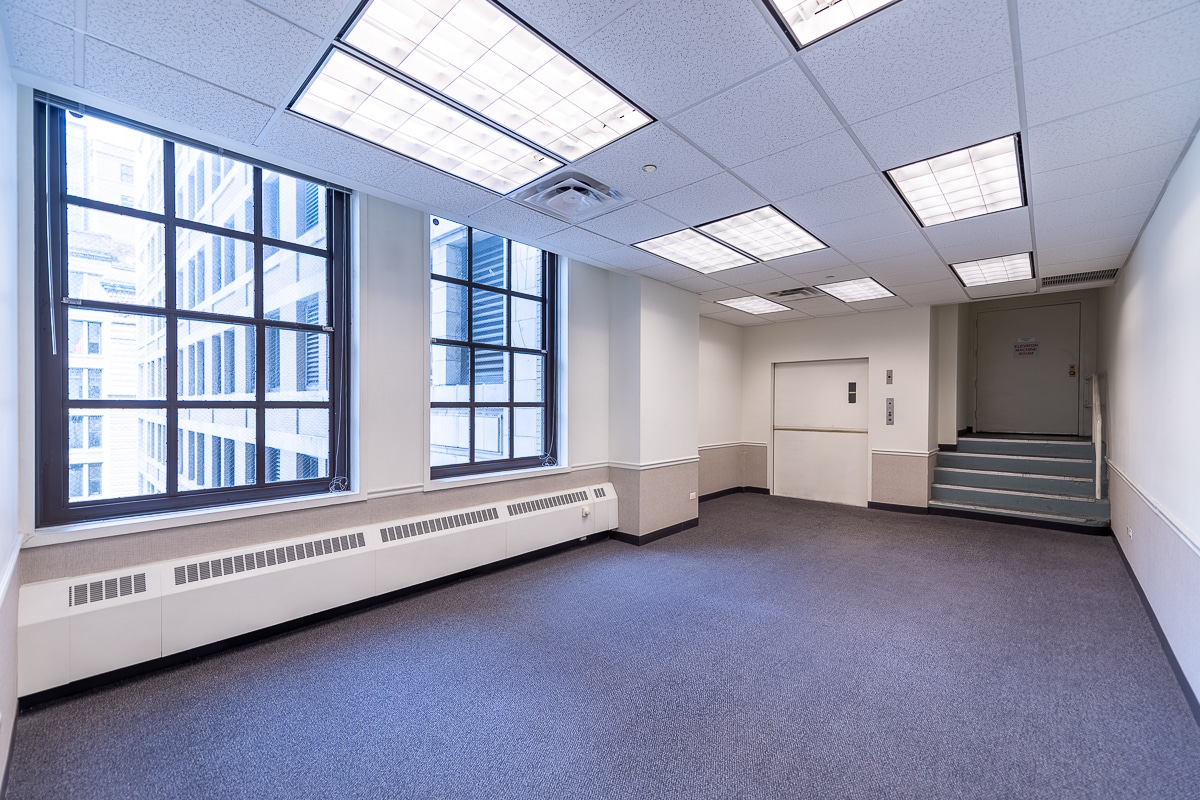 17 N State St, Chicago, IL for lease Interior Photo- Image 1 of 12