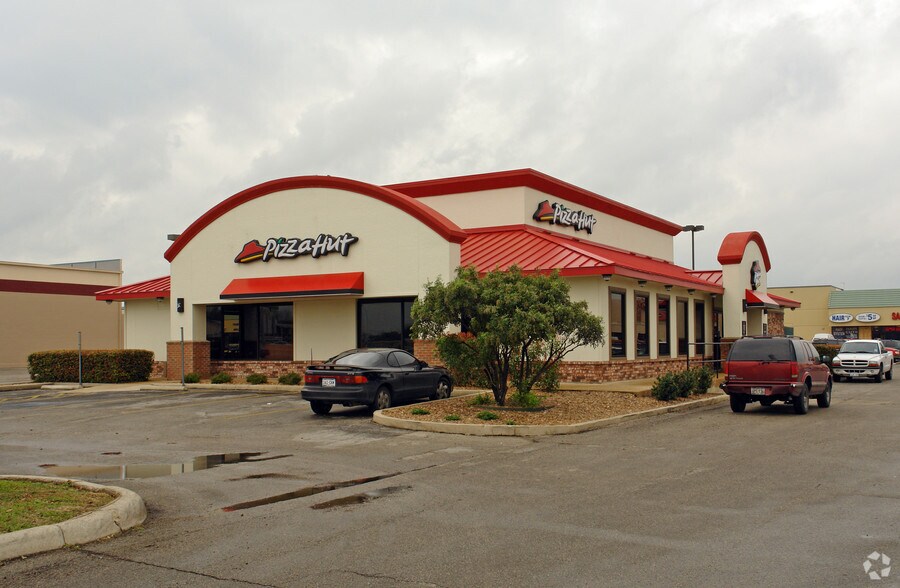 1739 SW Loop 410, San Antonio, TX à louer - Photo du bâtiment - Image 3 de 16