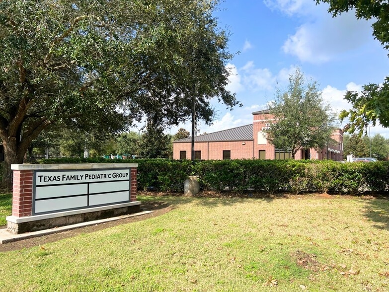 20303 S University Blvd, Missouri City, TX for lease - Building Photo - Image 3 of 3