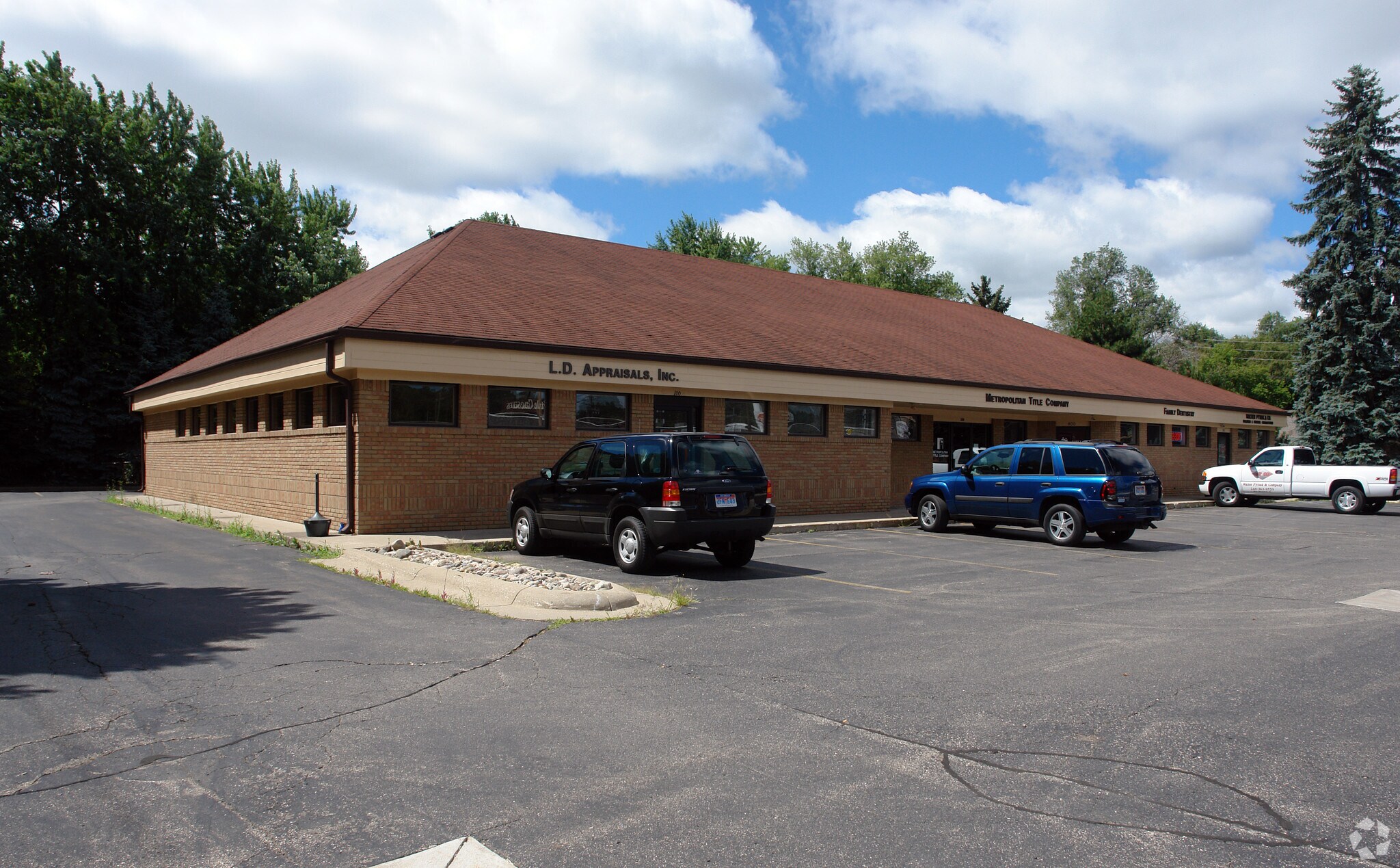 7805 Cooley Lake Rd, West Bloomfield, MI à vendre Photo du bâtiment- Image 1 de 8