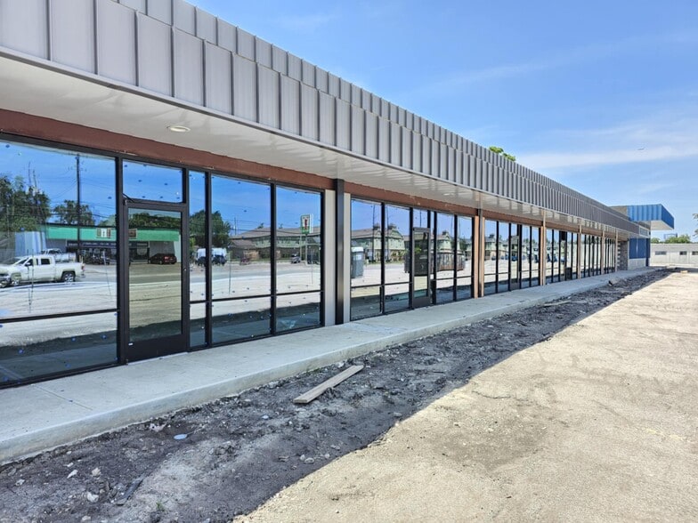 1702 Strawberry Rd, Pasadena, TX for lease - Building Photo - Image 3 of 7