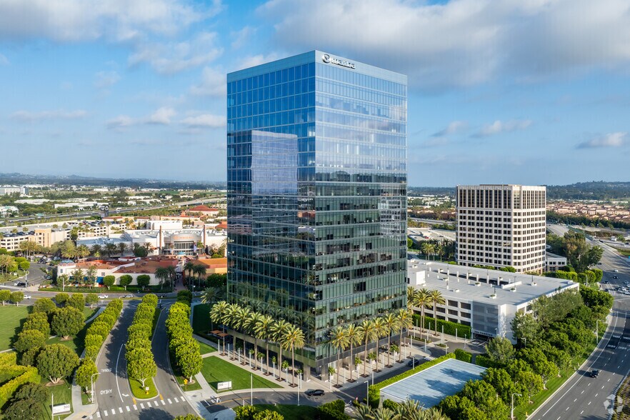 200 Spectrum Center Dr, Irvine, CA à louer - Photo principale - Image 1 de 51