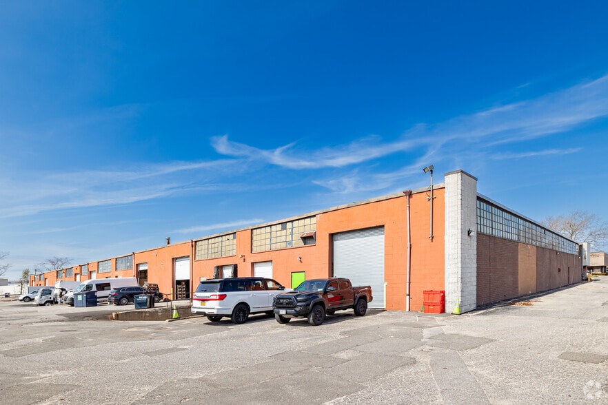 12-1 Dubon Ct, Farmingdale, NY for lease - Building Photo - Image 2 of 3