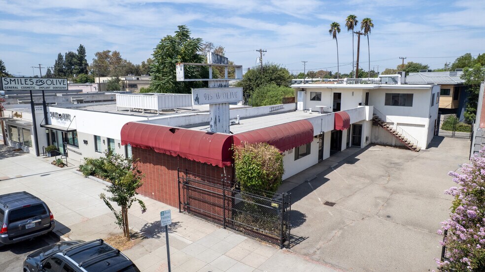 915 W Olive Ave, Burbank, CA à vendre - Photo du bâtiment - Image 2 de 39