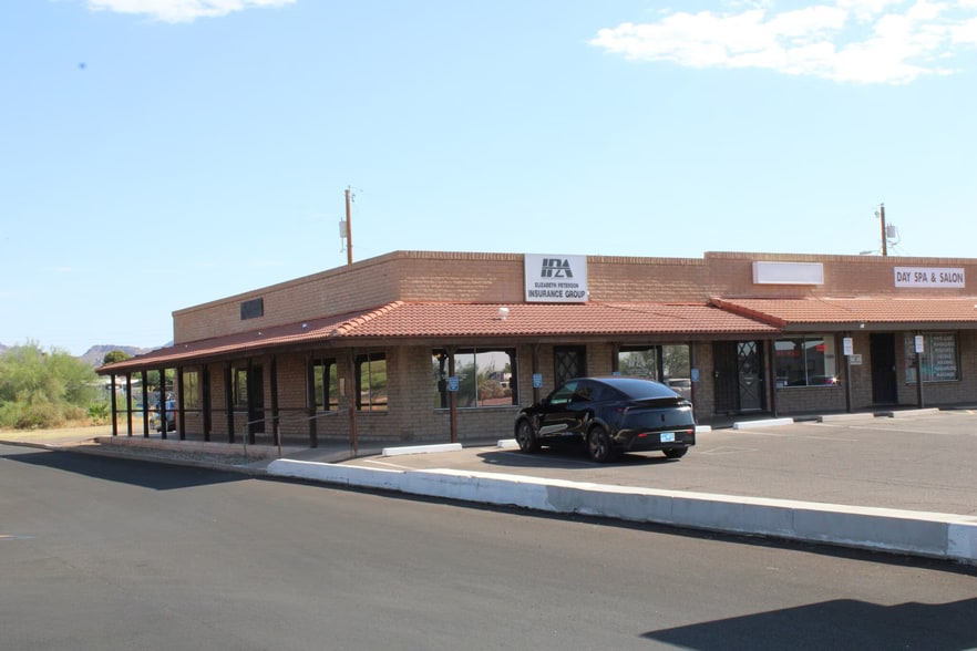 1000 W Apache Trl, Apache Junction, AZ à louer - Photo du bâtiment - Image 3 de 6