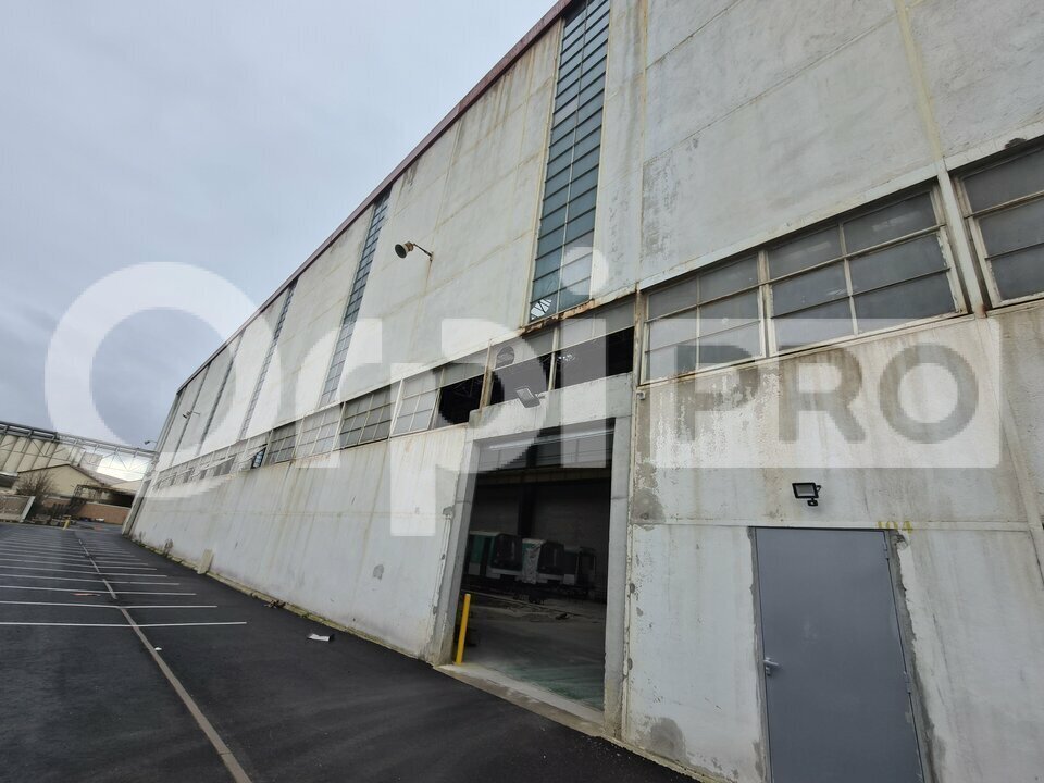 Industrial in Reims for lease Building Photo- Image 1 of 10