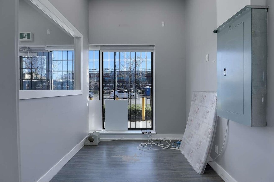 8028 128th St, Surrey, BC for sale - Building Photo - Image 3 of 8