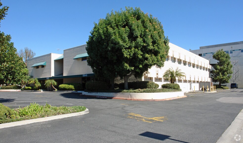 6840-6850 Sepulveda Blvd, Van Nuys, CA à louer - Photo du bâtiment - Image 3 de 4