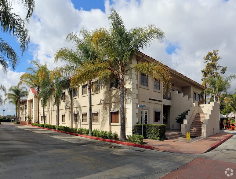 2011 W Chapman Ave, Orange, CA à vendre - Photo du bâtiment - Image 3 de 5