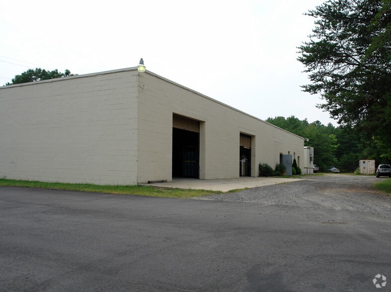 380 Cooper Rd, Berlin, NJ à louer - Photo du bâtiment - Image 2 de 8