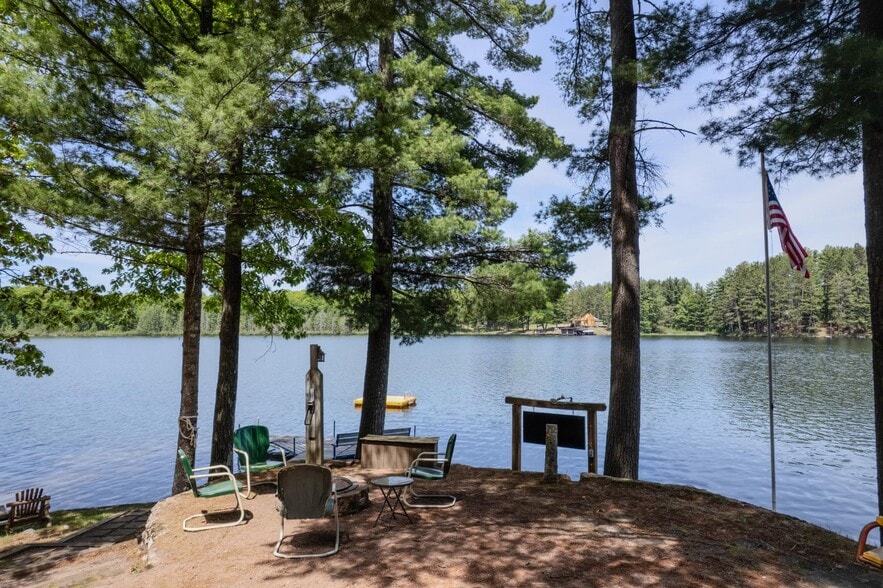 8971 Thoroughfare Rd, Minocqua, WI à vendre - Photo du bâtiment - Image 2 de 16