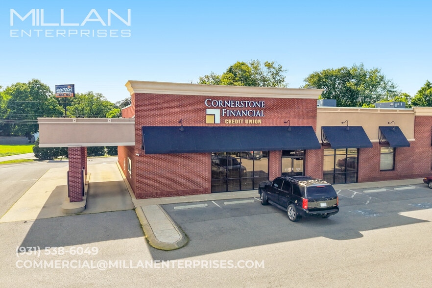 2100 Trenton Rd, Clarksville, TN à louer - Photo du bâtiment - Image 3 de 7