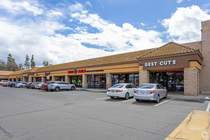 3209-3241 W Shaw Ave, Fresno, CA for lease - Building Photo - Image 3 of 6