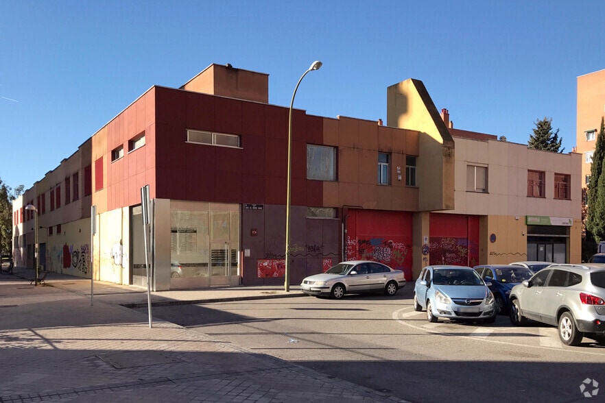 Calle de Luis de Hoyos Sáinz, 174, Madrid, Madrid for sale - Primary Photo - Image 1 of 2