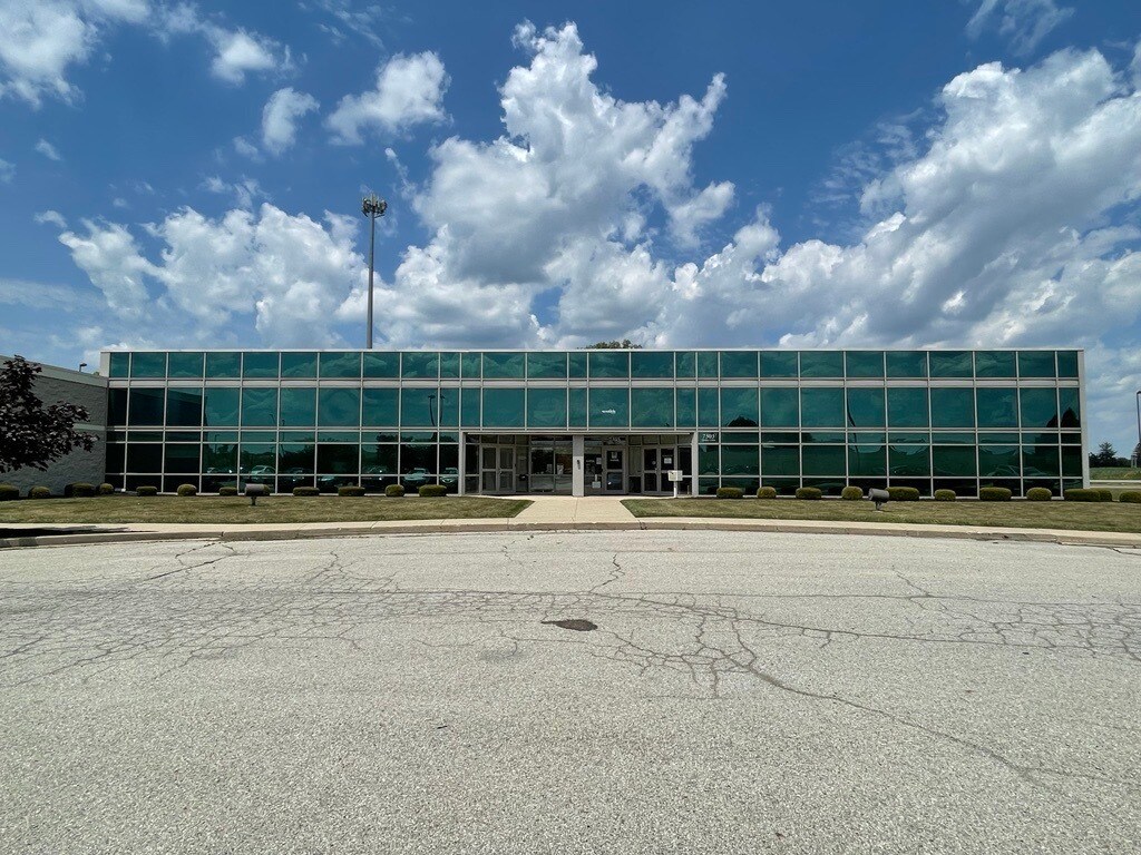 7303-7315 Quality Cir, Anderson, IN for lease Primary Photo- Image 1 of 5