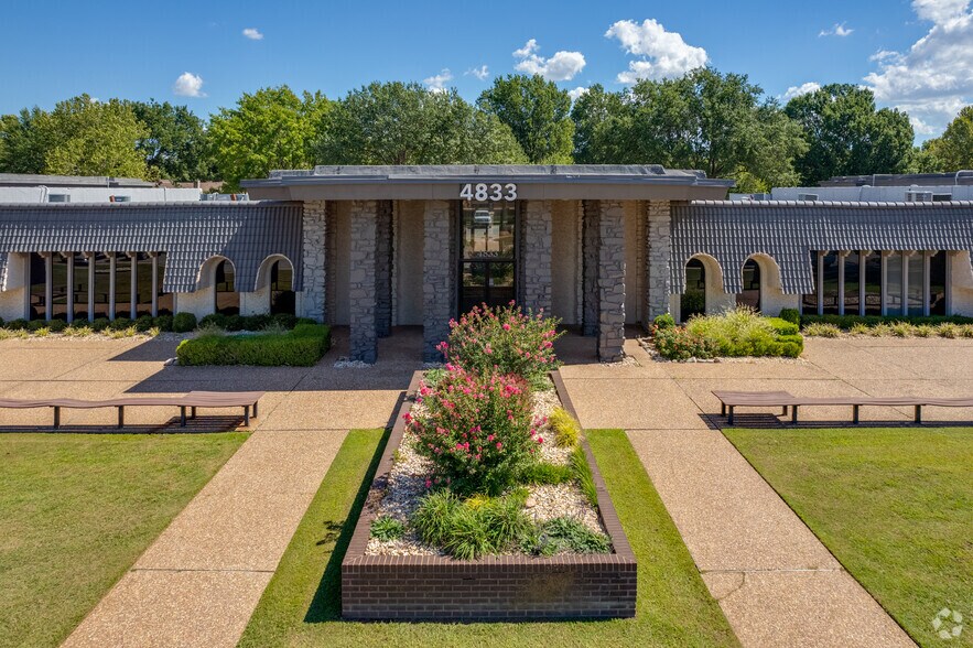 4815-4821 S Sheridan Rd, Tulsa, OK à louer - Photo du bâtiment - Image 2 de 2