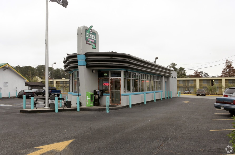 7104 Abercorn St, Savannah, GA for lease - Building Photo - Image 2 of 7