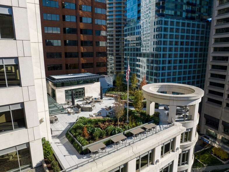 1700 7th Ave, Seattle, WA à louer - Photo du bâtiment - Image 3 de 12