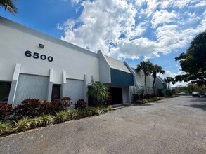 6500 NW 15th Ave, Fort Lauderdale, FL à louer Photo du bâtiment- Image 1 de 23