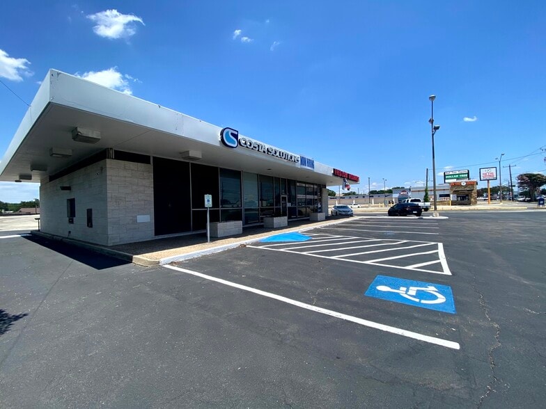 5401 Walzem Rd, San Antonio, TX à louer - Photo du bâtiment - Image 2 de 7