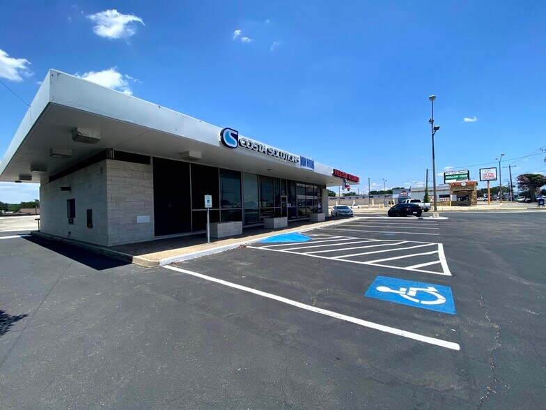 5401 Walzem Rd, San Antonio, TX à louer - Photo du bâtiment - Image 2 de 7