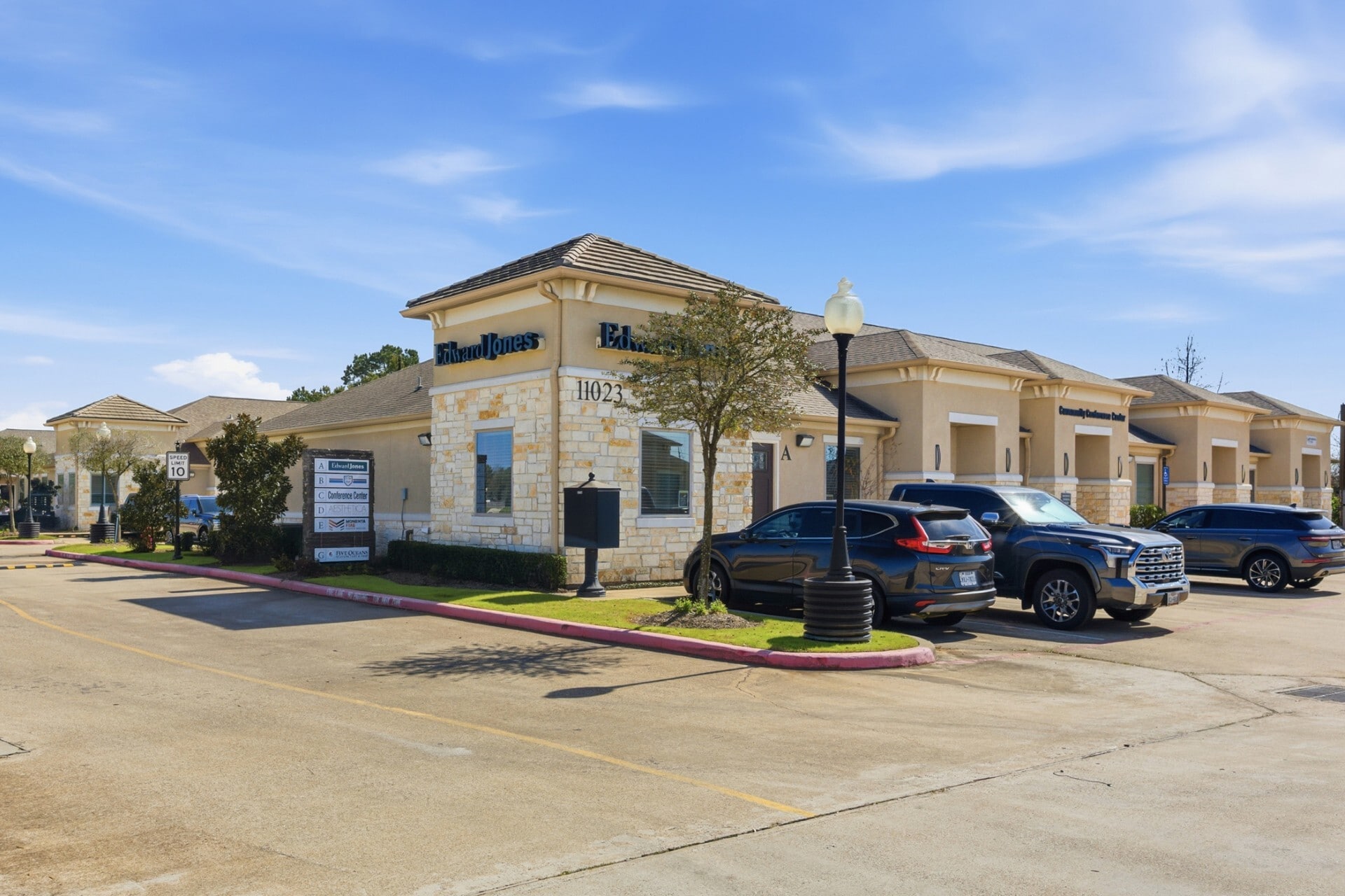 11023 Northpointe Blvd, Tomball, TX à louer Photo du bâtiment- Image 1 de 13