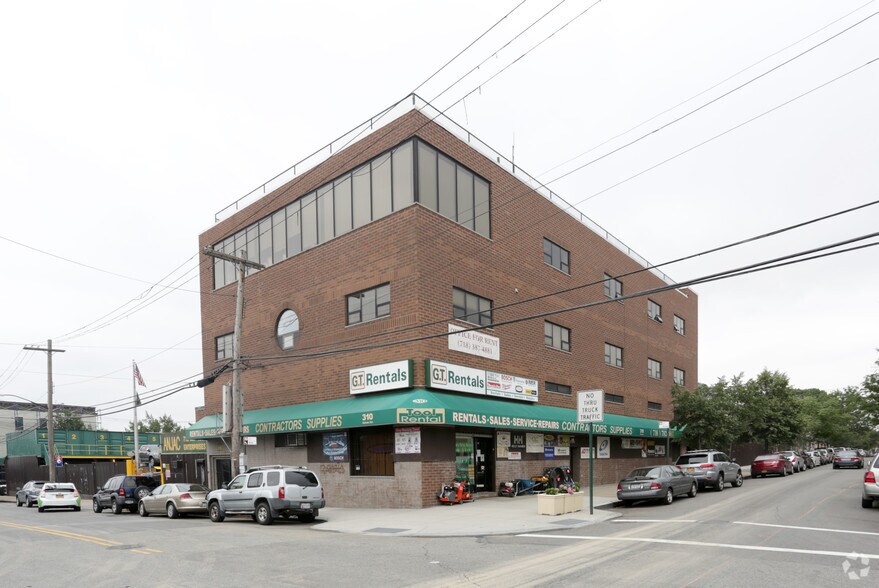 310 Nassau Ave, Brooklyn, NY for lease - Building Photo - Image 1 of 2