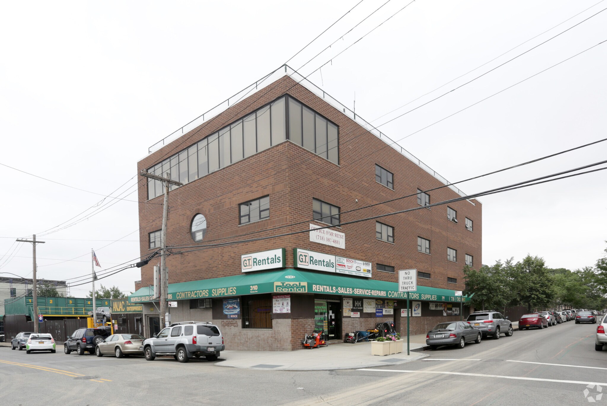 310 Nassau Ave, Brooklyn, NY à louer Photo du bâtiment- Image 1 de 11