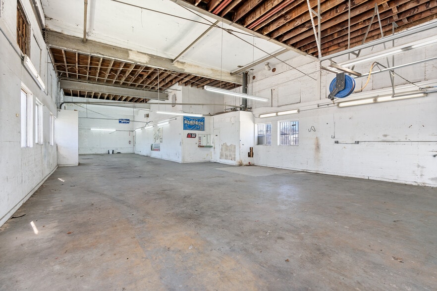 103 Blanco Rd, San Antonio, TX for lease - Interior Photo - Image 3 of 30