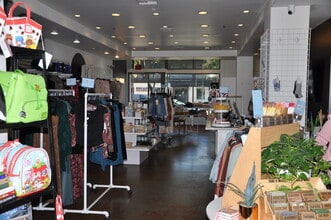 Indian Hill Blvd, Claremont, CA à louer Photo intérieure- Image 2 de 2