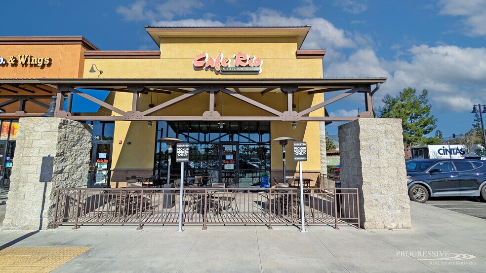 1046 W Gladstone St, San Dimas, CA à louer - Photo du bâtiment - Image 3 de 10