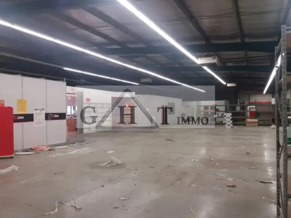 Industrial in Montgeron for sale Interior Photo- Image 1 of 6