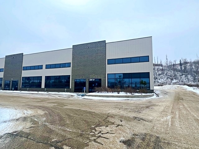885 Memorial Dr, Wood Buffalo, AB for lease - Building Photo - Image 3 of 25
