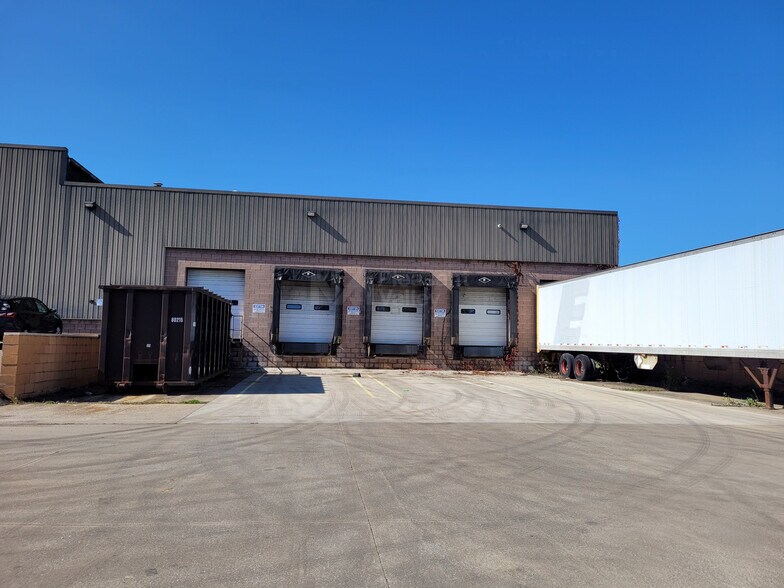 2377 Enterprise Pky, Twinsburg, OH à louer - Photo du bâtiment - Image 2 de 10