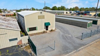 123 N Ranney St, Sikeston MO - Entrepôt