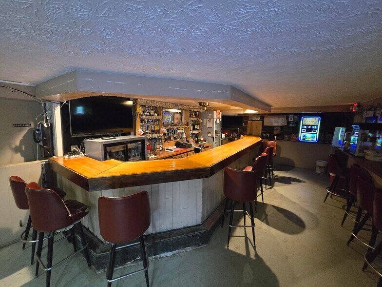 7949 New Floyd Rd, Rome, NY à vendre - Photo du bâtiment - Image 2 de 5