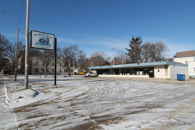 More details for 312 W Keefe Ave, Milwaukee, WI - Retail for Sale
