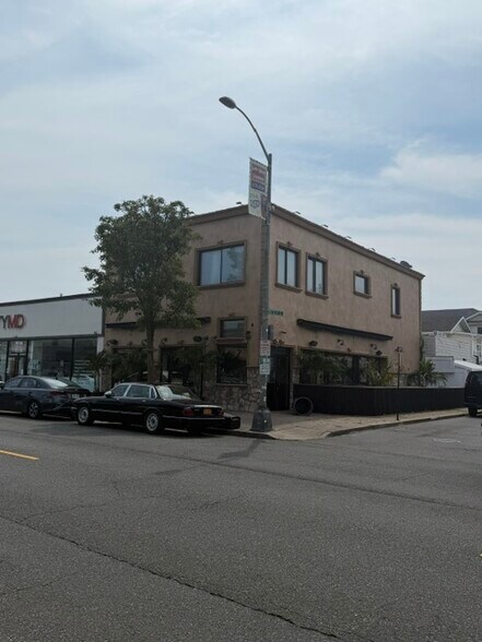 906 W Beech St, Long Beach, NY à vendre - Photo du bâtiment - Image 2 de 9