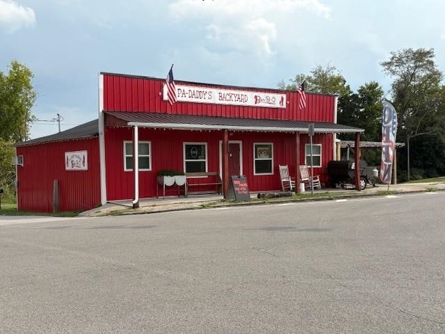 5112 S Jackson Hwy, Horse Cave, KY à vendre - Photo du bâtiment - Image 2 de 11