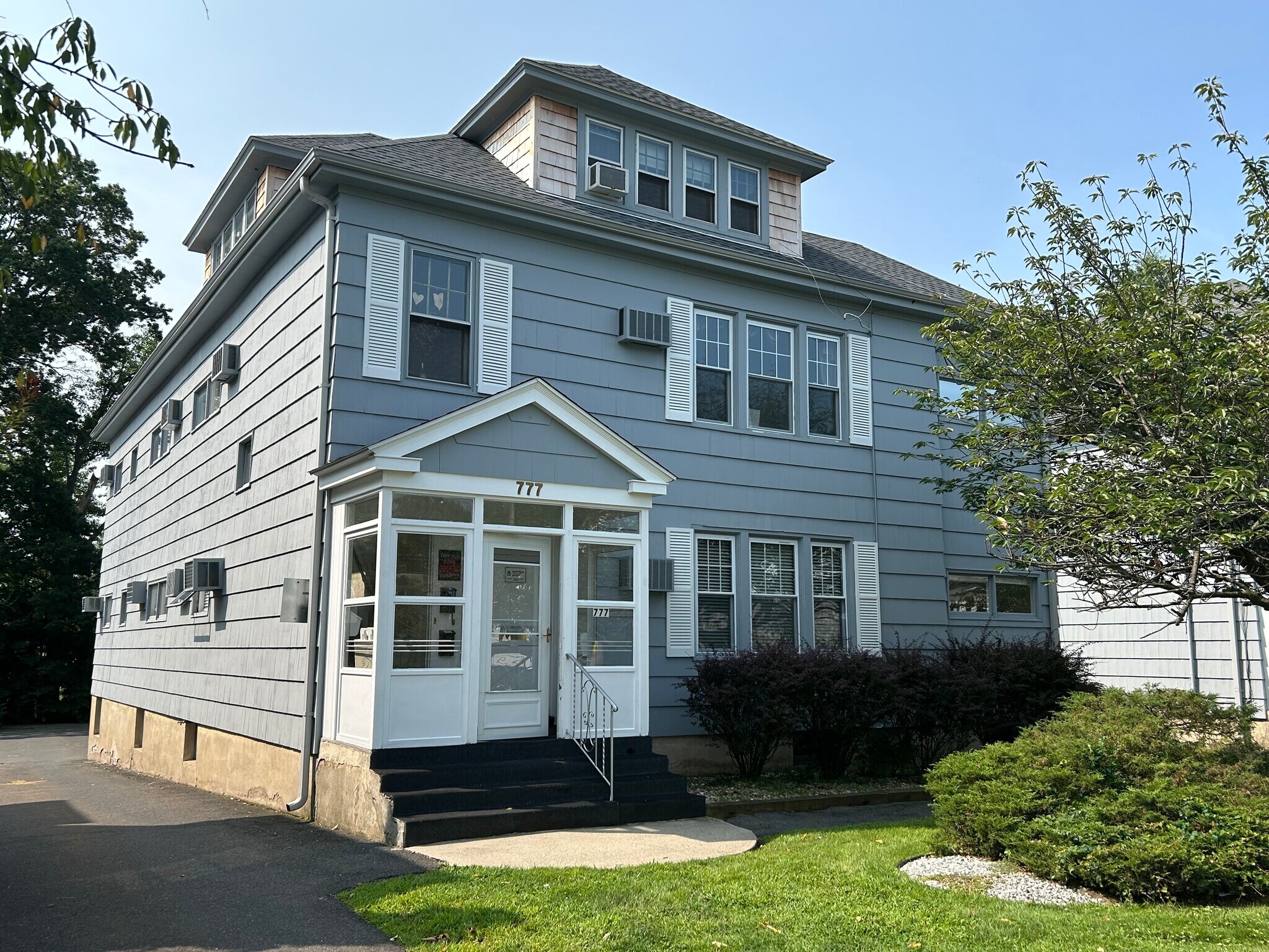 777 Farmington Ave, West Hartford, CT à vendre Photo du bâtiment- Image 1 de 1